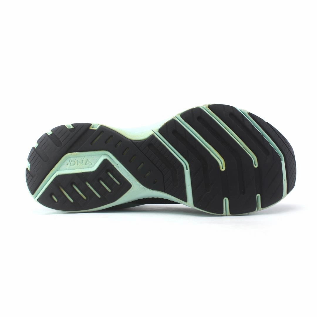BROOKS LAUNCH 8 Brooks running footwear shots