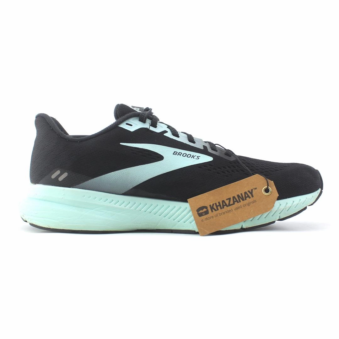 BROOKS LAUNCH 8 Brooks running footwear shots