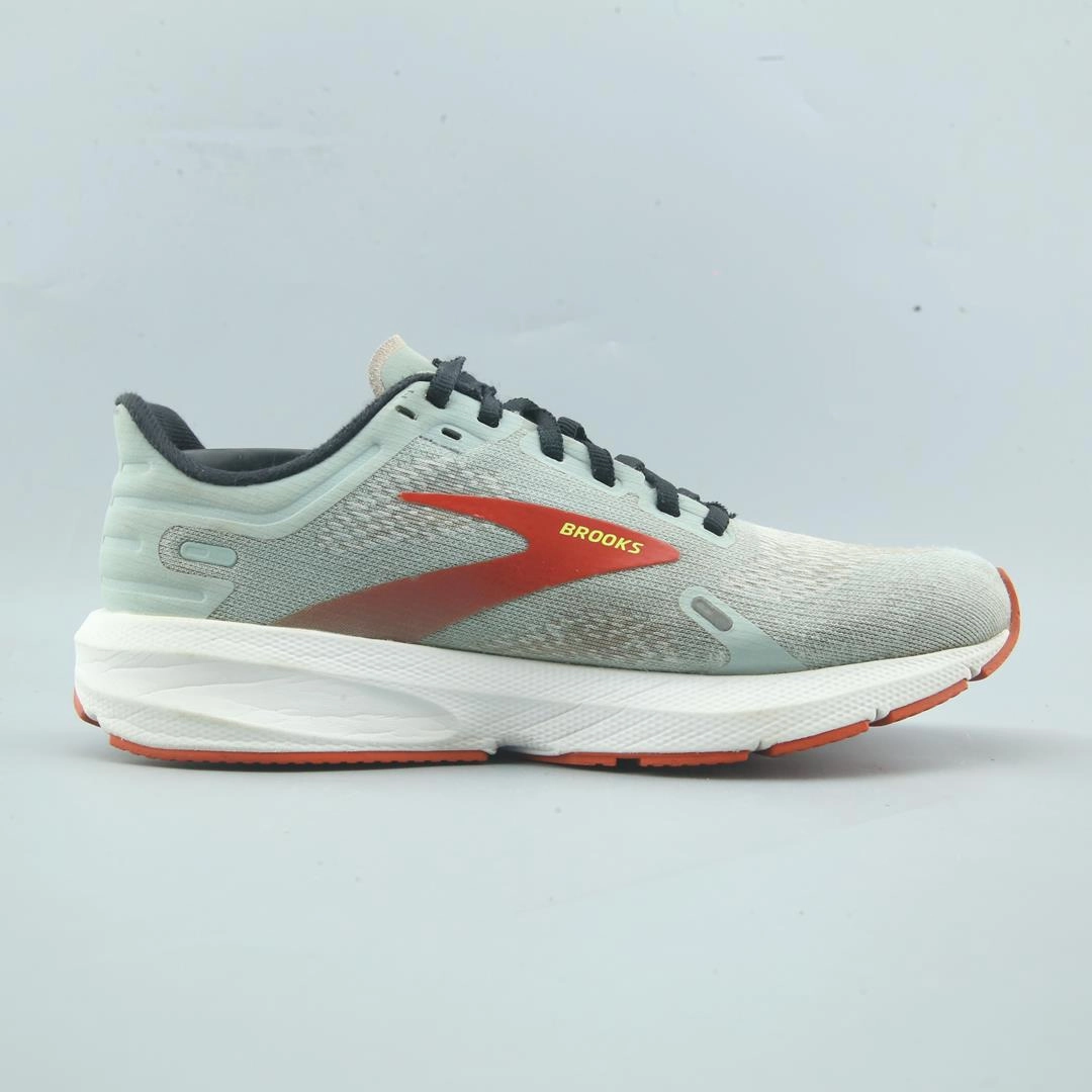 BROOKS LAUNCH 9 lightweight running shoe photos