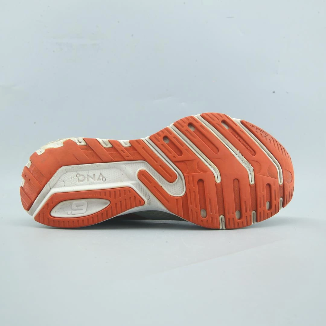 BROOKS LAUNCH 9 lightweight running shoe photos