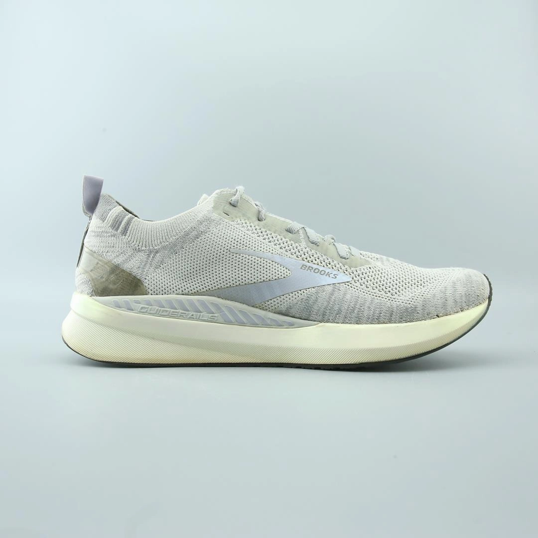 BROOKS LEVITATE 3.0 performance running shoe visuals