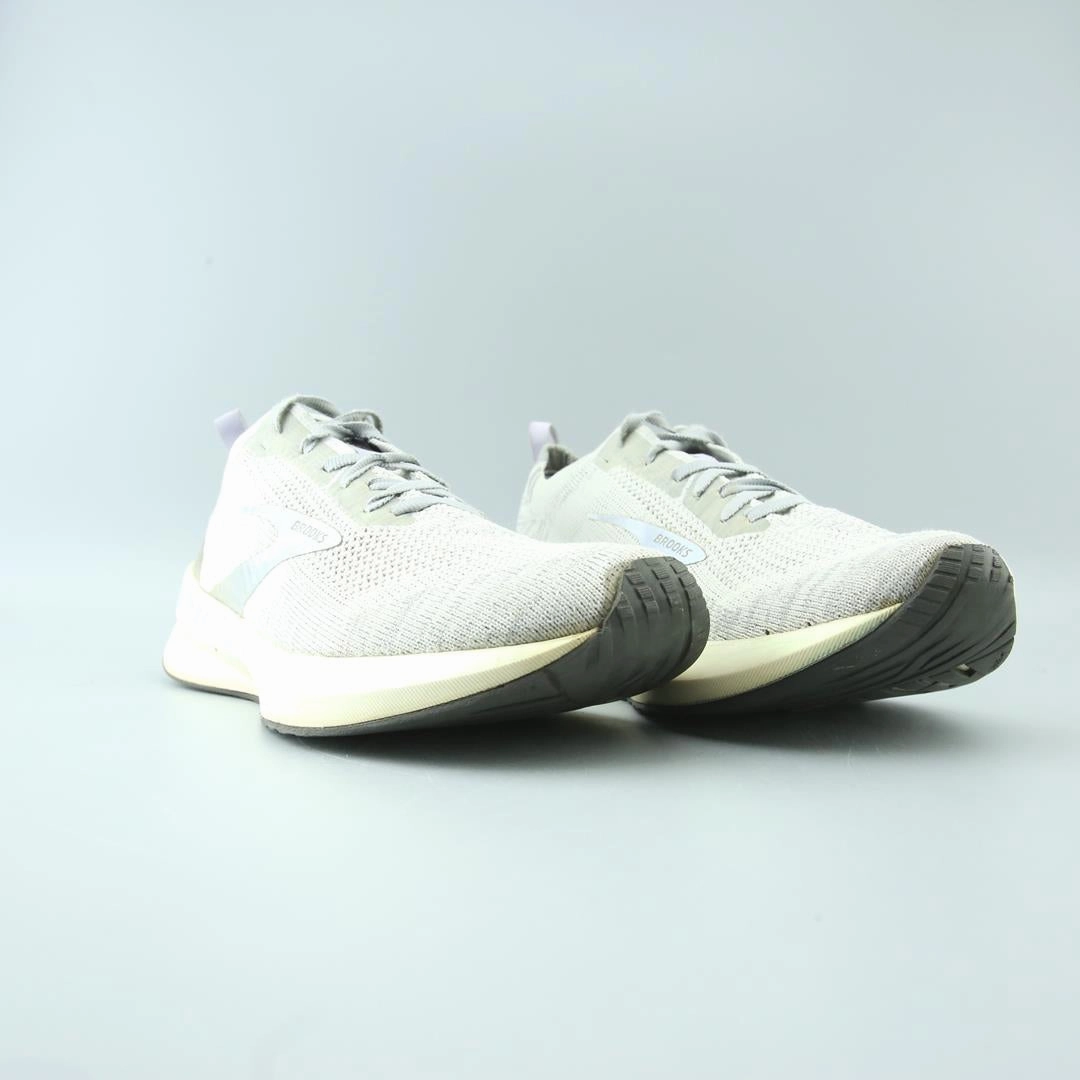 BROOKS LEVITATE 3.0 performance running shoe visuals