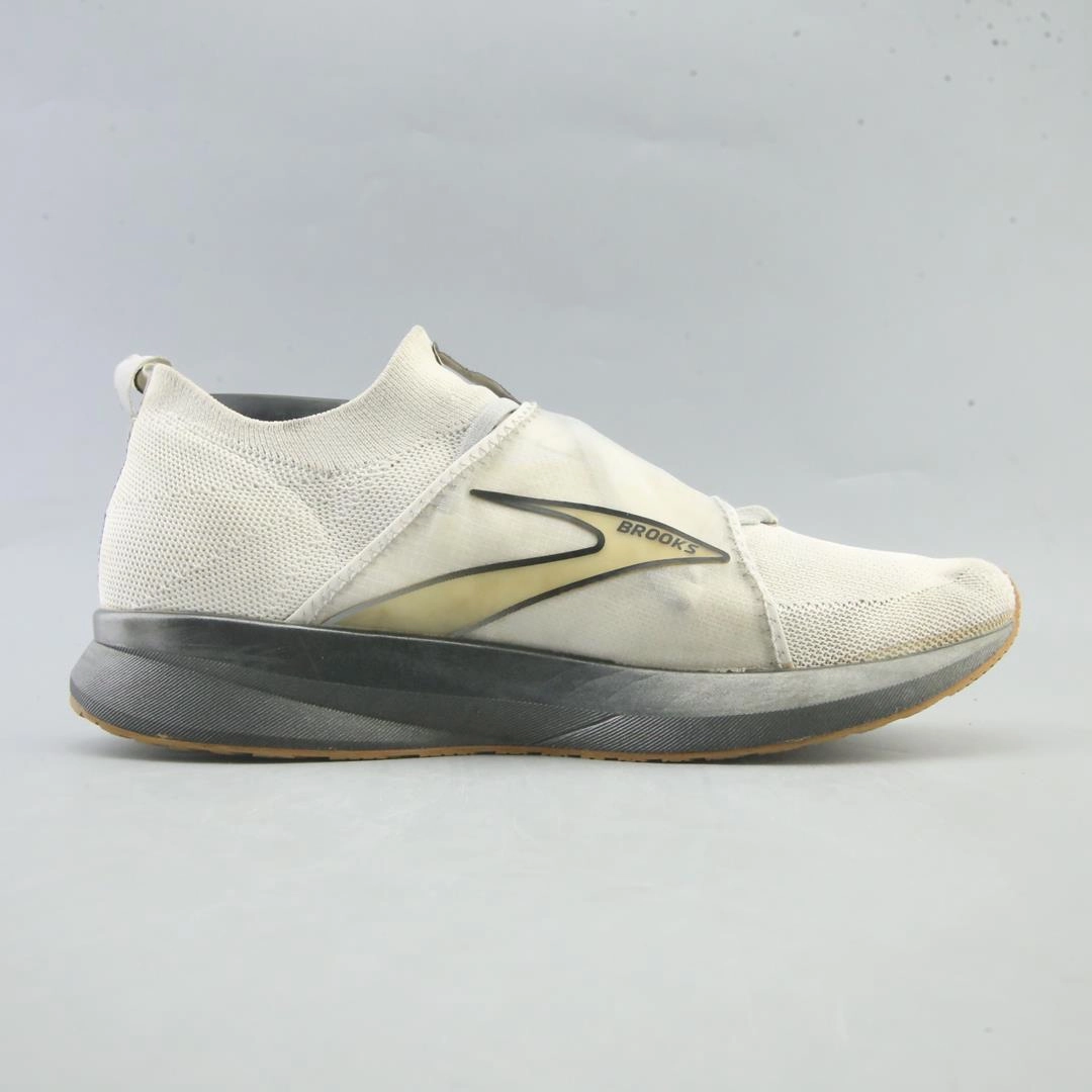 BROOKS  LEVITATE 4 LE athletic Brooks shoe snapshots