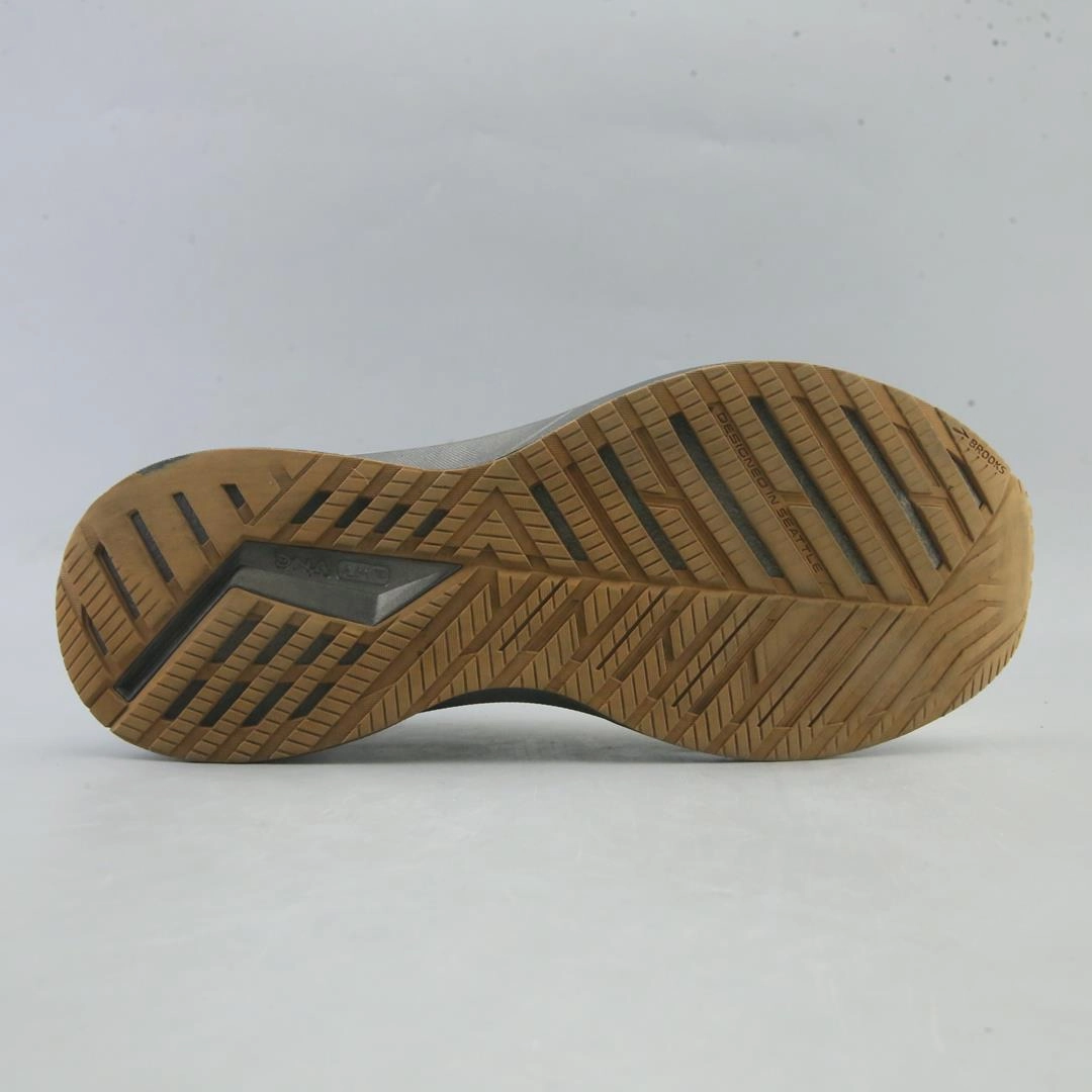 BROOKS  LEVITATE 4 LE athletic Brooks shoe snapshots