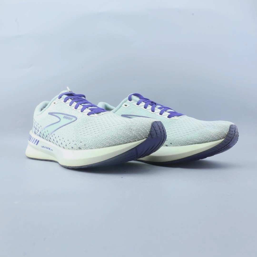 BROOKS LEVITATE GTS 5 Brooks trainer design images