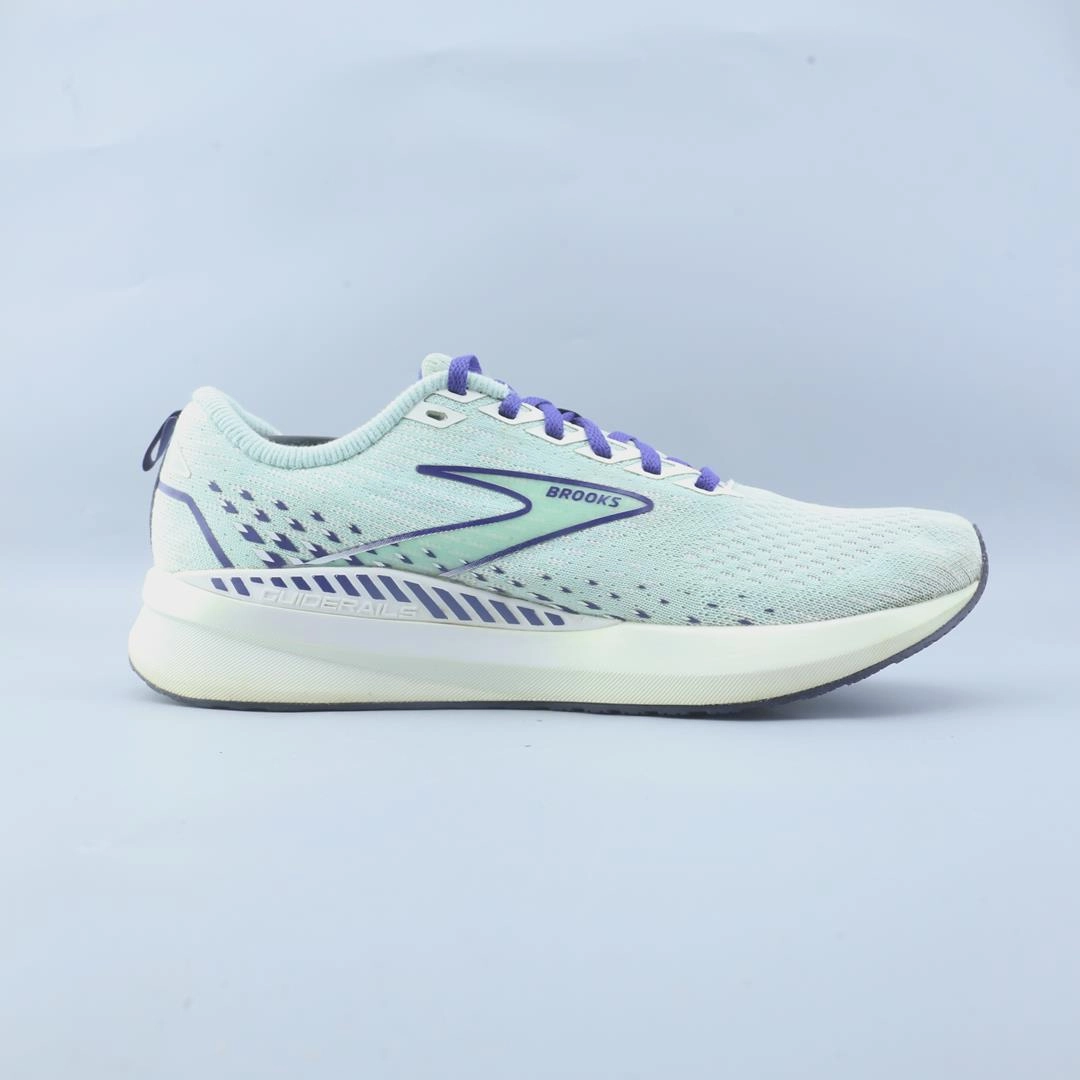 BROOKS LEVITATE GTS 5 Brooks trainer design images