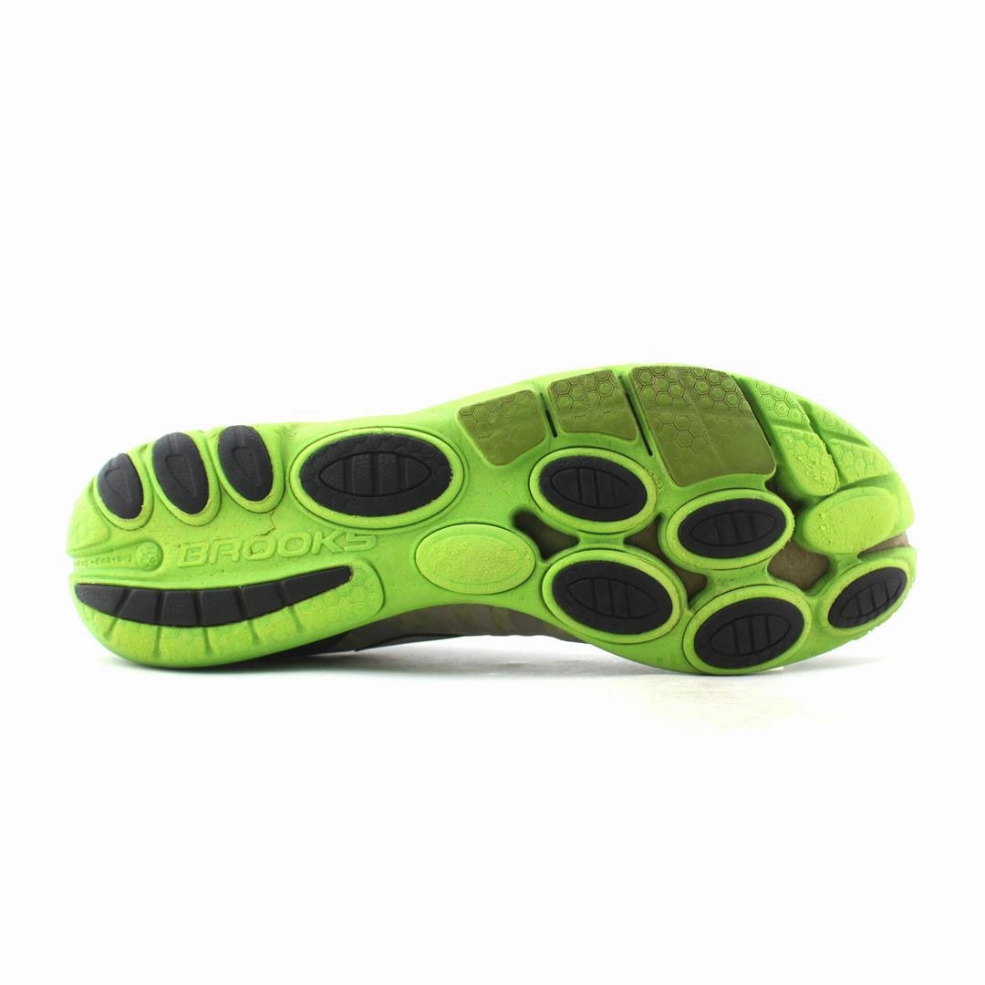 BROOKS PURE CONNECT Brooks running footwear shots