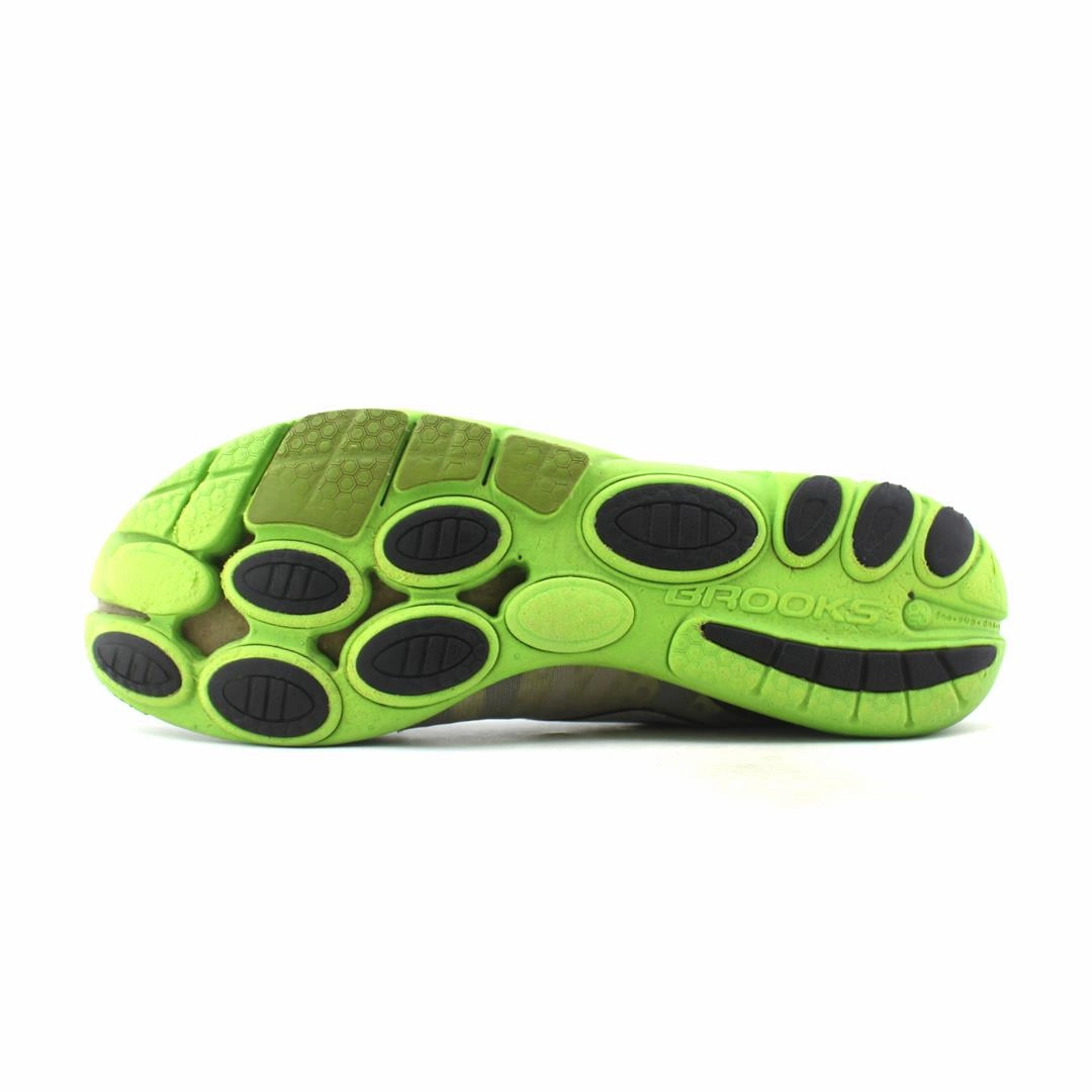 BROOKS PURE CONNECT Brooks running footwear shots