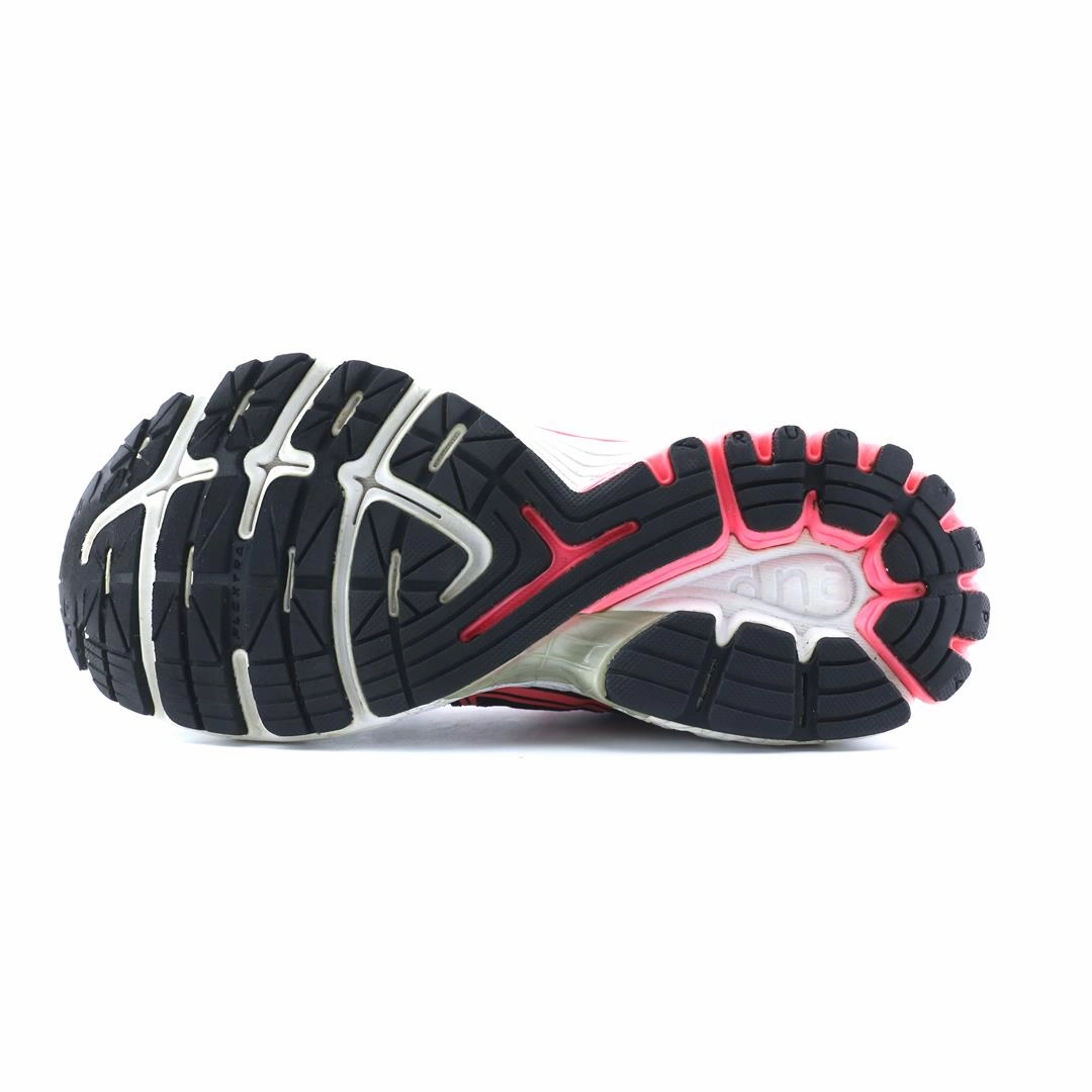 BROOKS RAVENNA 5 performance running shoe visuals