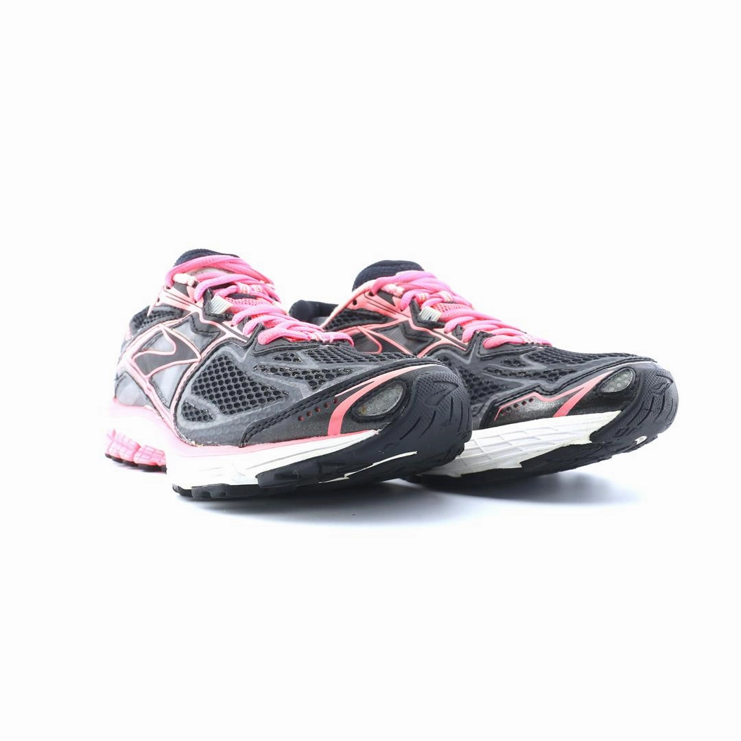 BROOKS RAVENNA 5 performance running shoe visuals