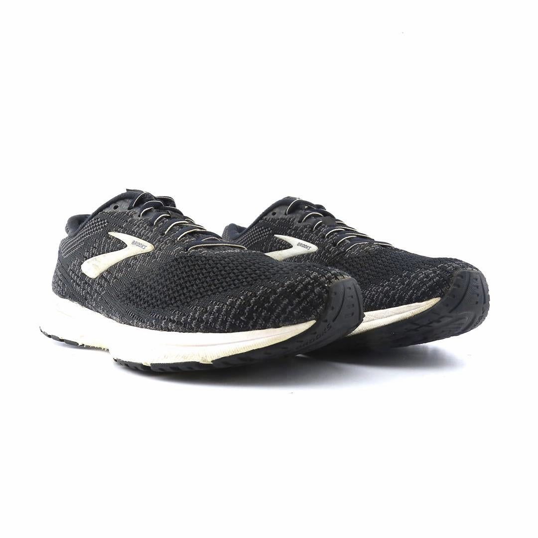 BROOKS REVEL 3 Brooks trainer design images