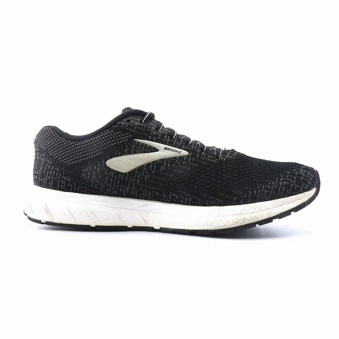 BROOKS REVEL 3 Brooks trainer design images