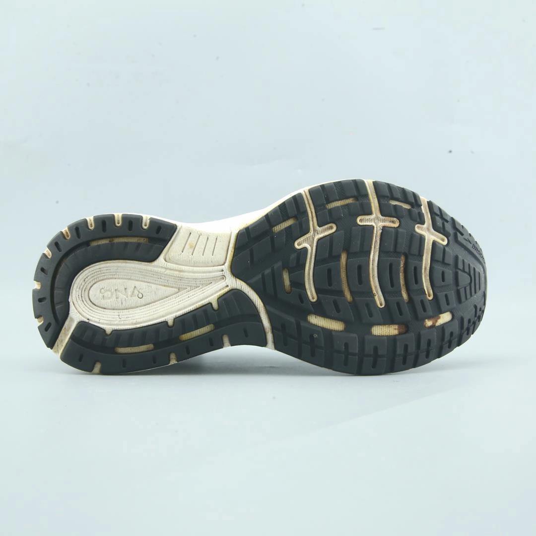 BROOKS REVEL 3 Brooks trainer design images
