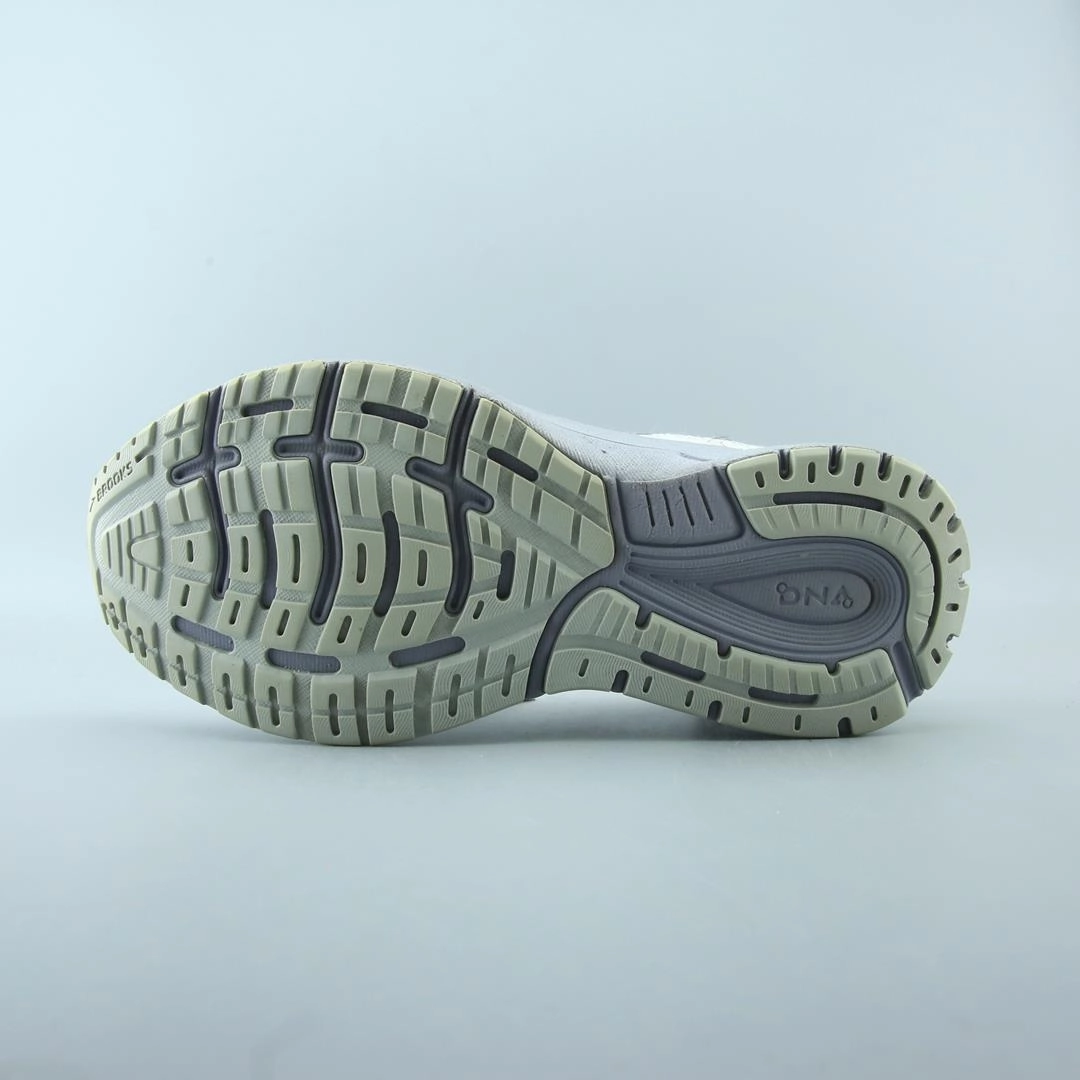 BROOKS REVEL 3 performance running shoe visuals