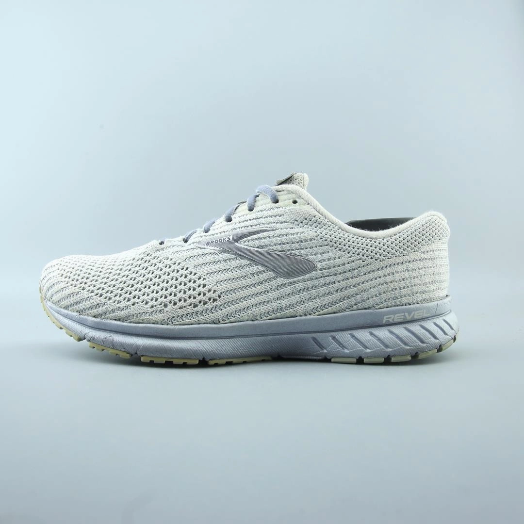 BROOKS REVEL 3 Brooks durable running sneaker designs