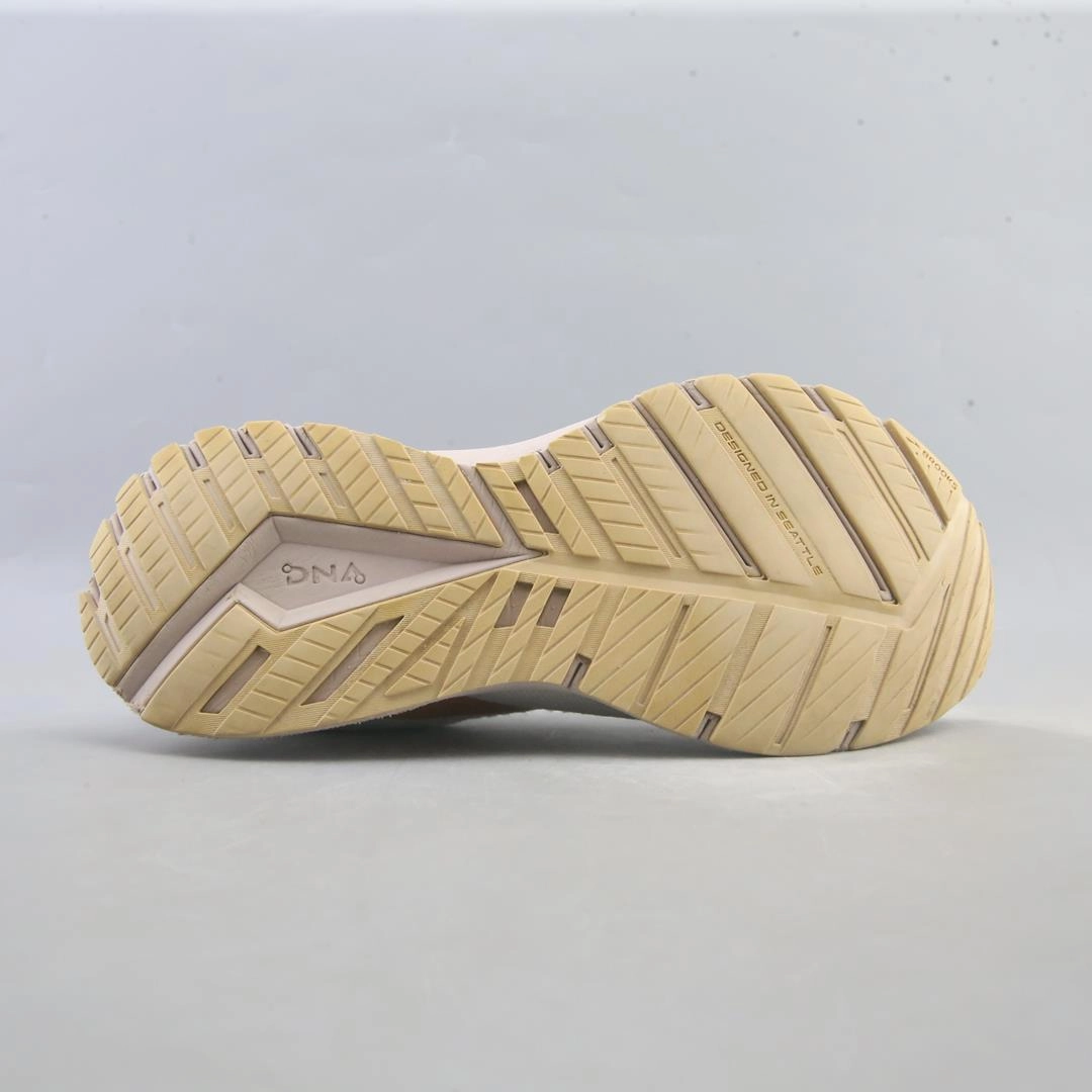 BROOKS REVEL 4 Brooks running footwear shots