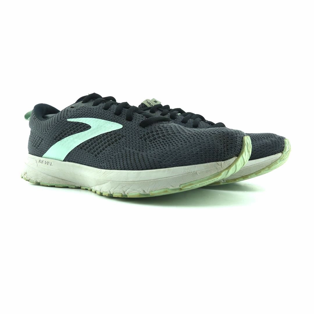 BROOKS REVEL 5 athletic Brooks shoe snapshots