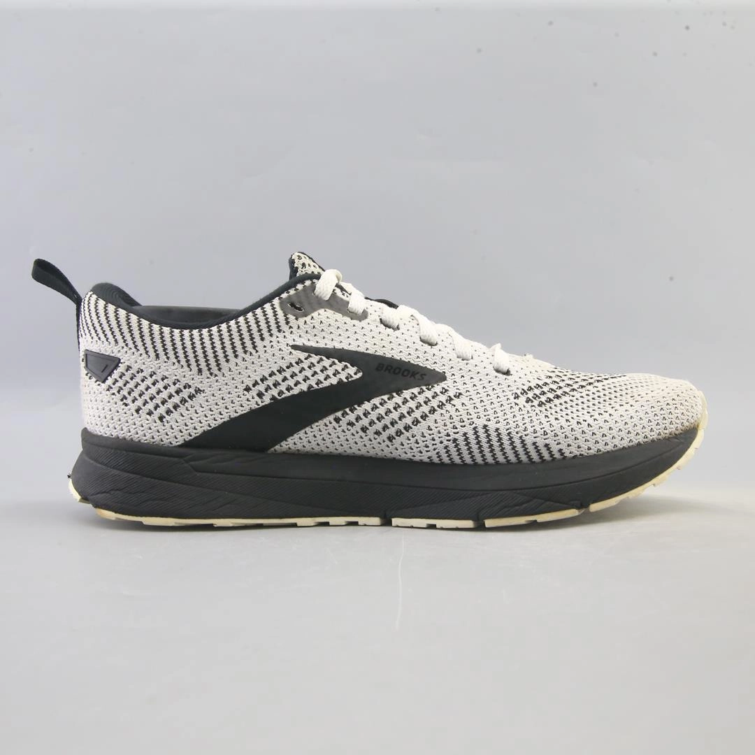 BROOKS REVEL 5 Brooks running footwear shots
