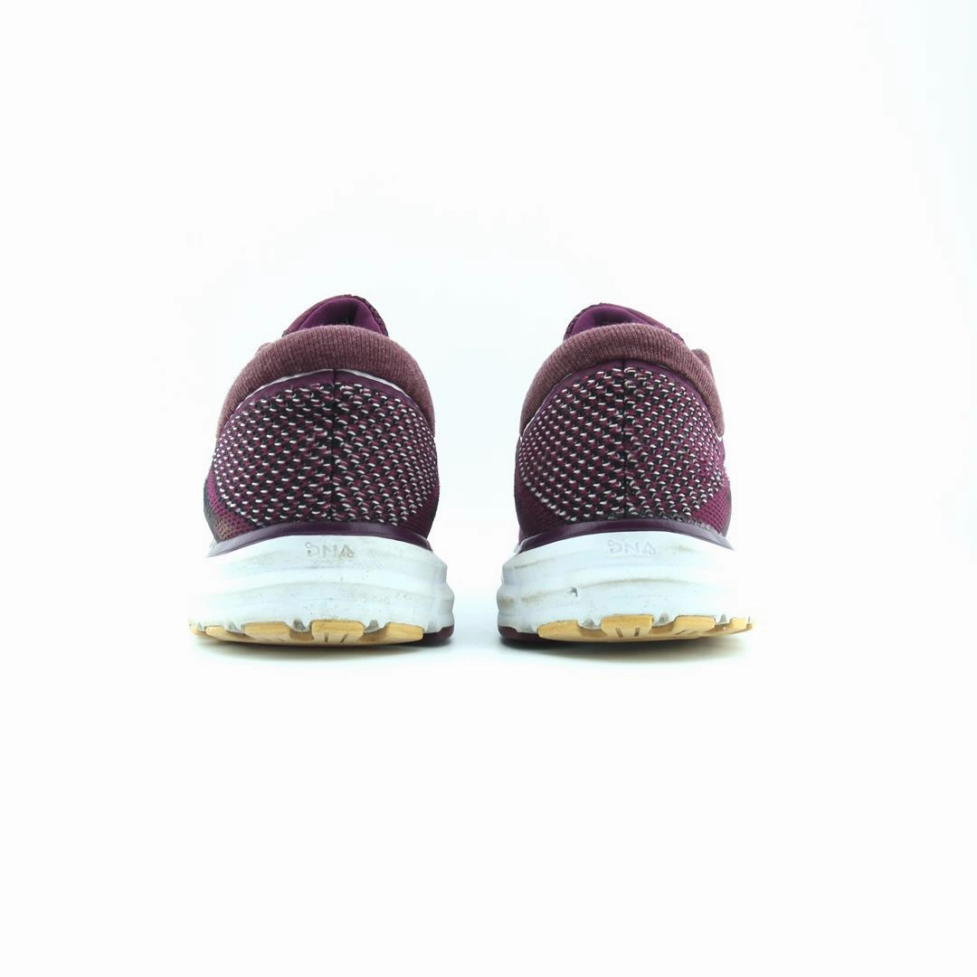 BROOKS REVEL lightweight running shoe photos