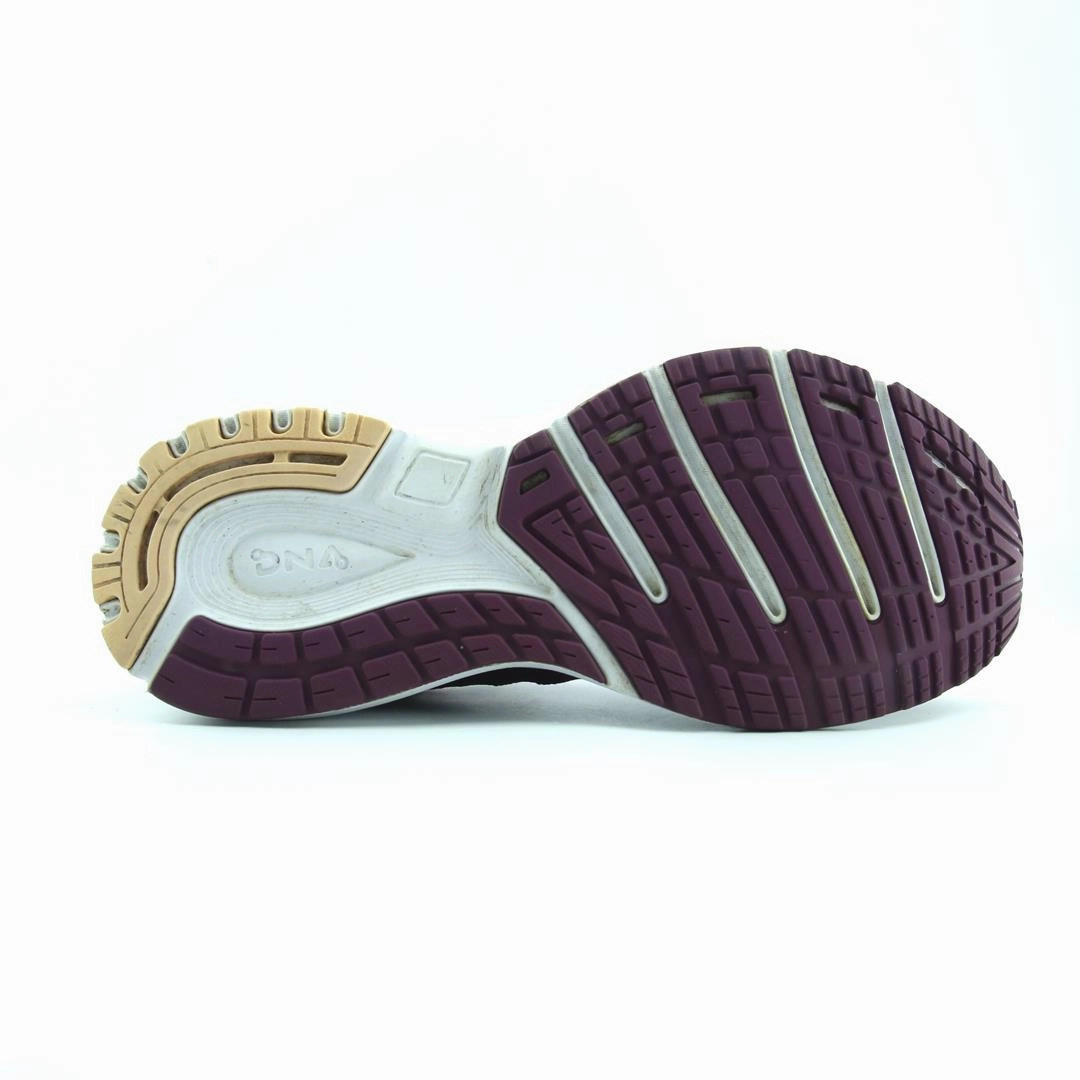 BROOKS REVEL lightweight running shoe photos