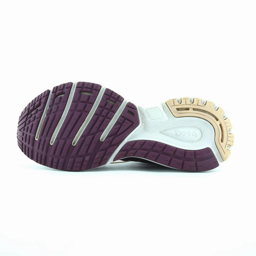 BROOKS REVEL lightweight running shoe photos