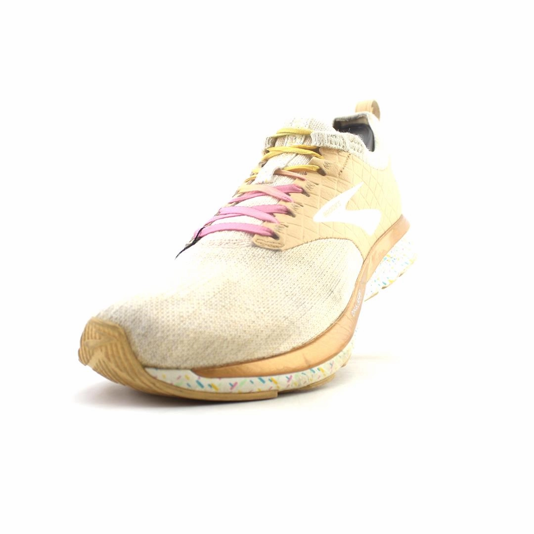 BROOKS RICOCHET LE Brooks running footwear shots