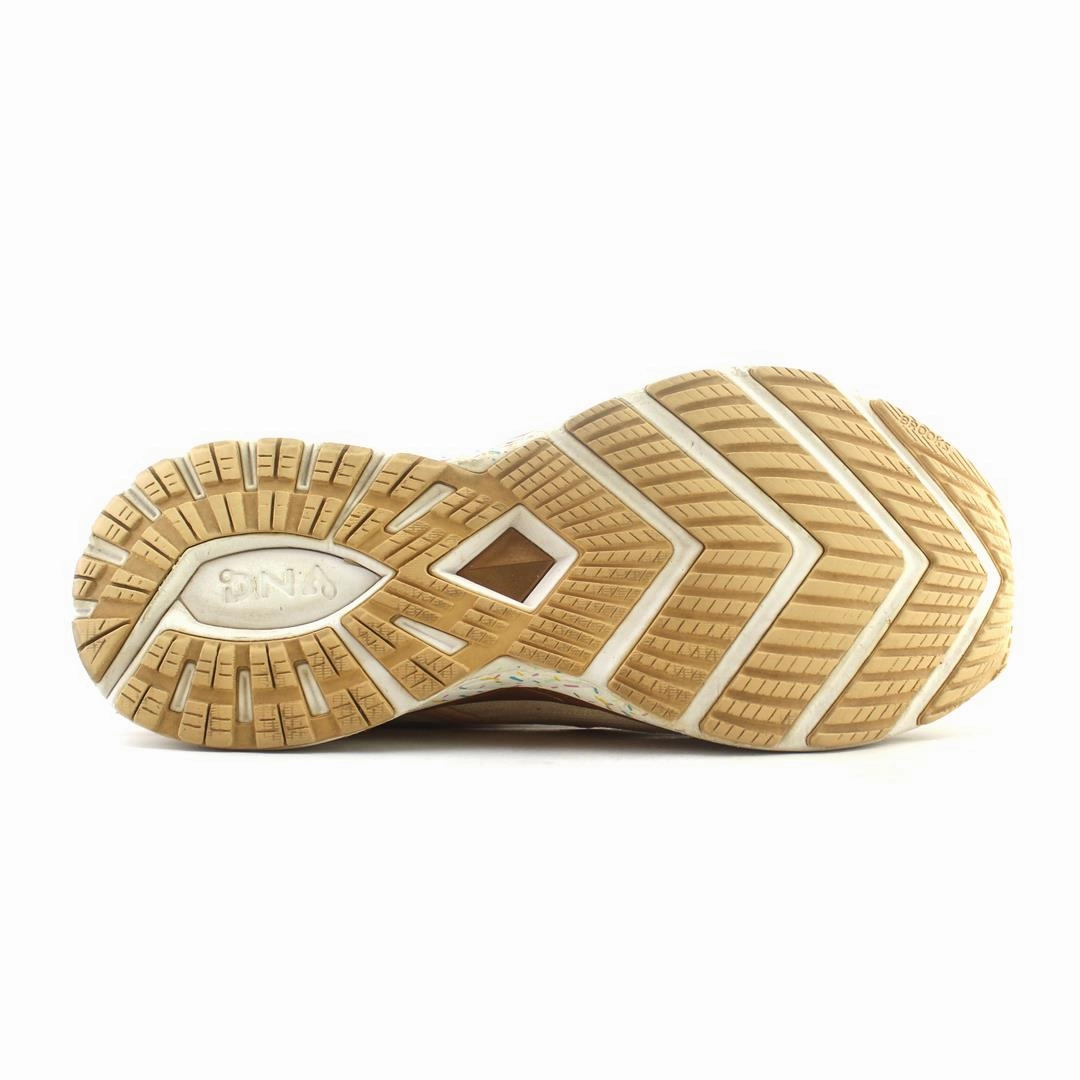 BROOKS RICOCHET LE Brooks running footwear shots