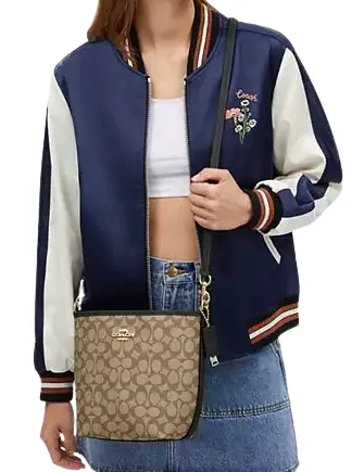 Coach City Bucket Bag In Signature Canvas Coach Bags