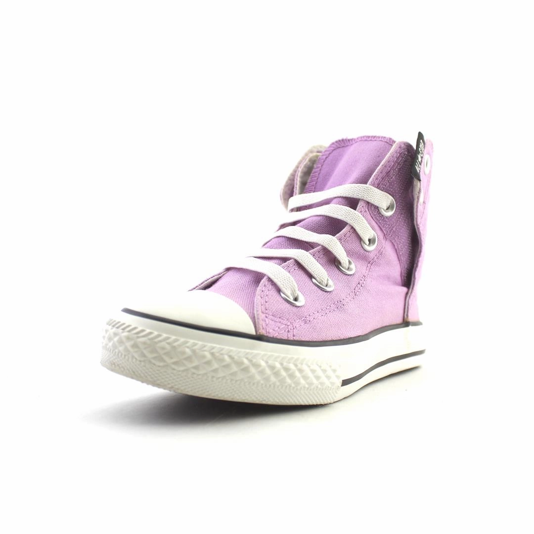 CONVERSE CHUCK TAYLER ALL STAR vintage Converse footwear looks