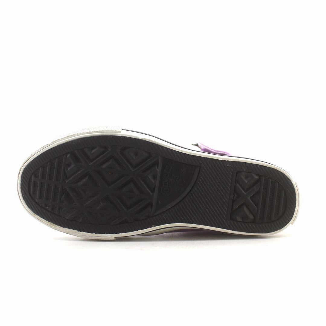 CONVERSE CHUCK TAYLER ALL STAR vintage Converse footwear looks