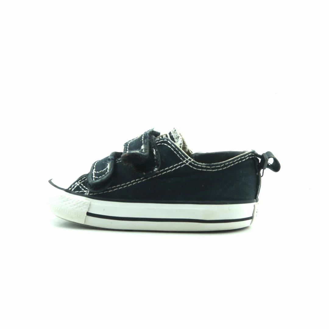 CONVERSE CHUCK TAYLOR ALL STAR CANVAS Converse retro sneaker designs