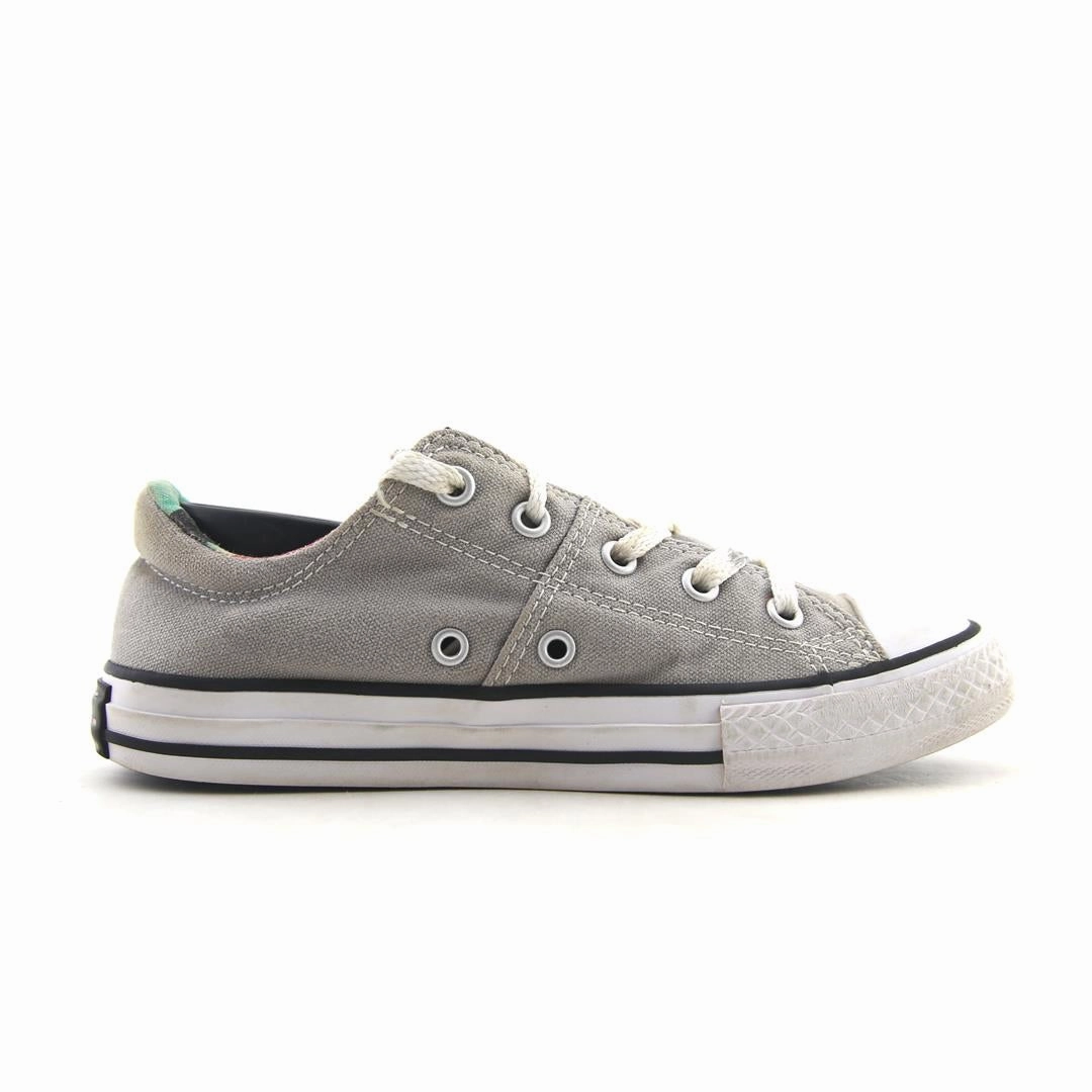 CONVERSE CHUCK TAYLOR ALL STAR CANVAS vintage Converse footwear looks