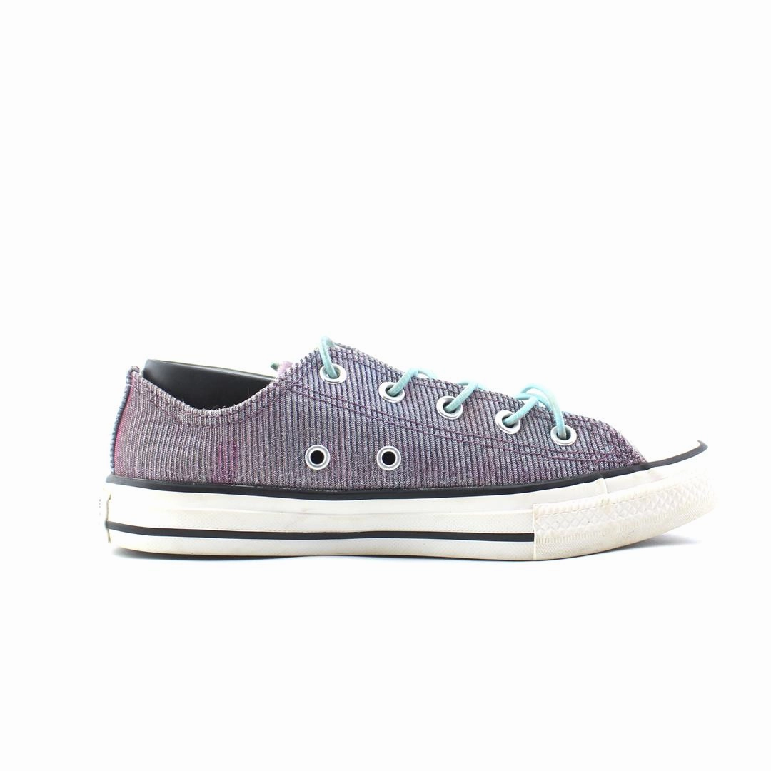 CONVERSE CHUCK TAYLOR ALL STAR CANVAS vintage Converse footwear looks