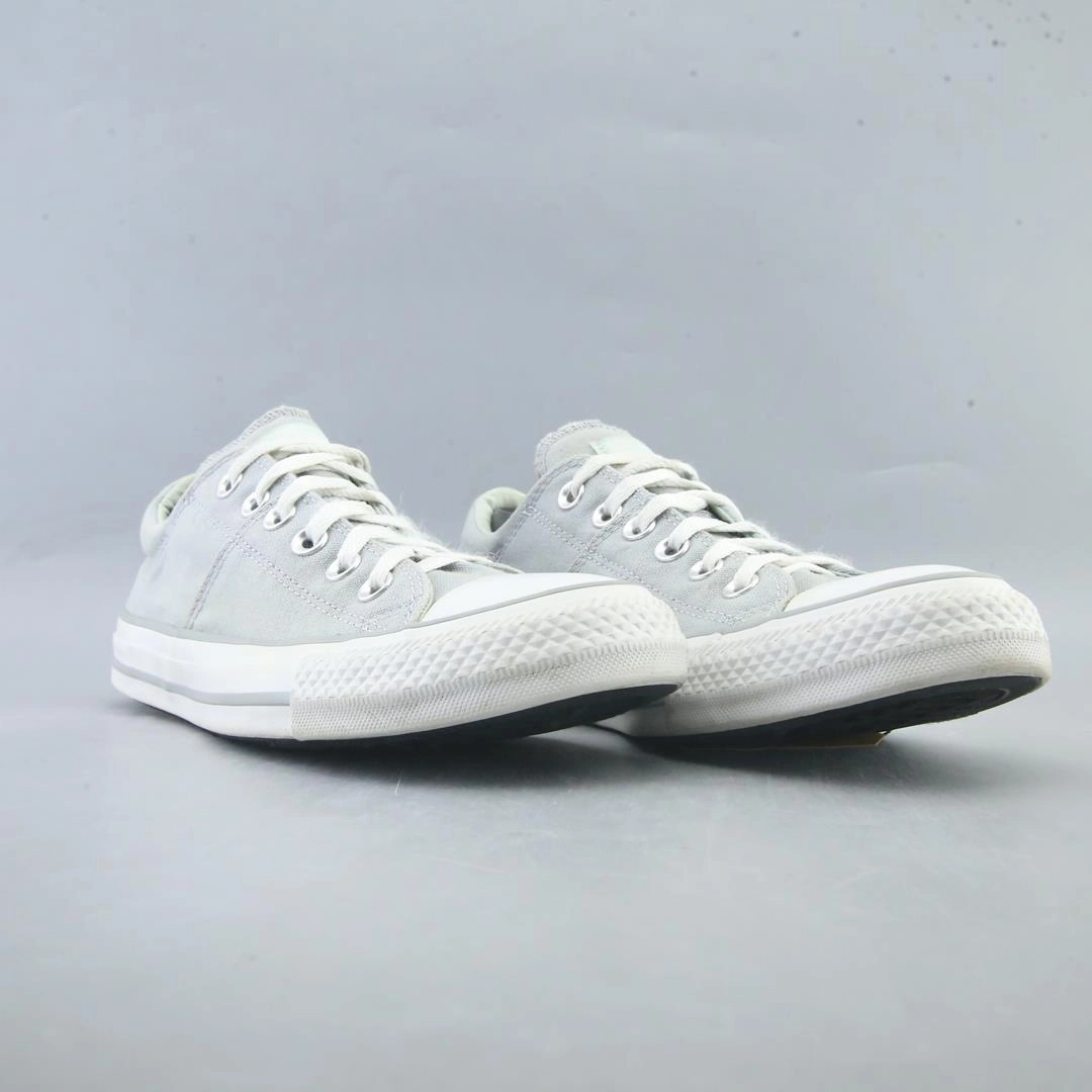 CONVERSE CHUCK TAYLOR ALL STAR CANVAS vintage Converse footwear looks