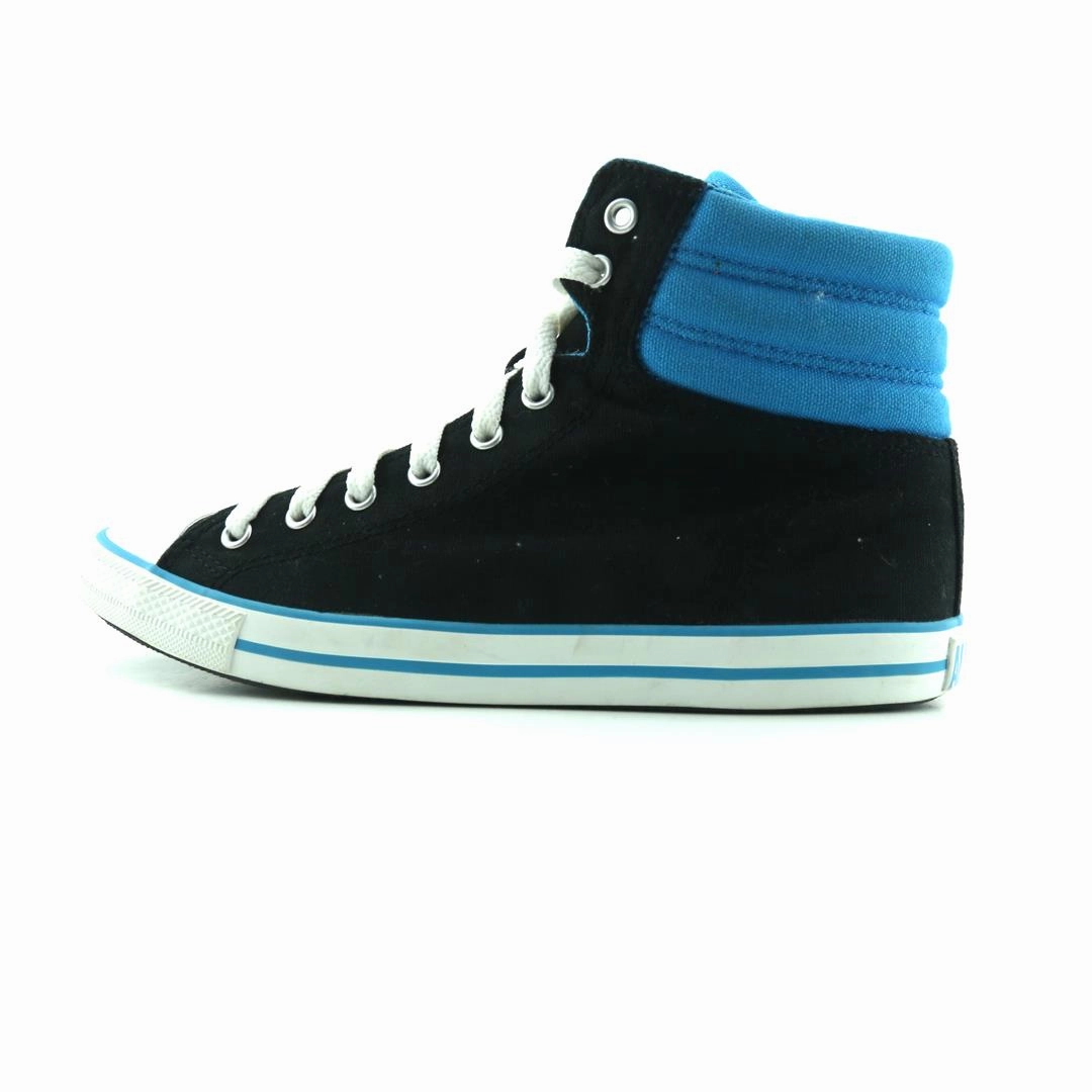 CONVERSE CHUCK TAYLOR ALL STAR Converse iconic footwear looks