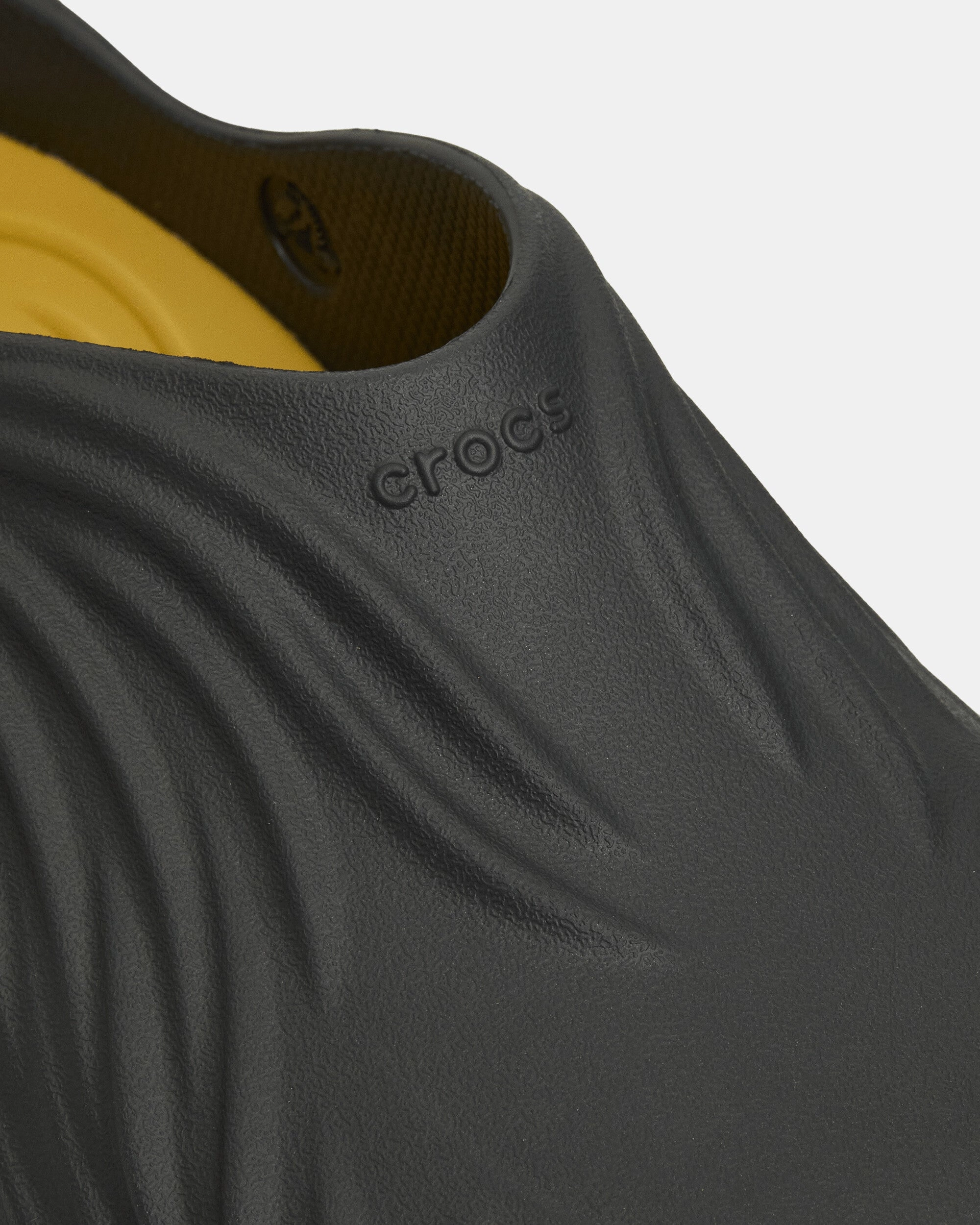 Echo Wave Mules Black Foam Comfort Clogs