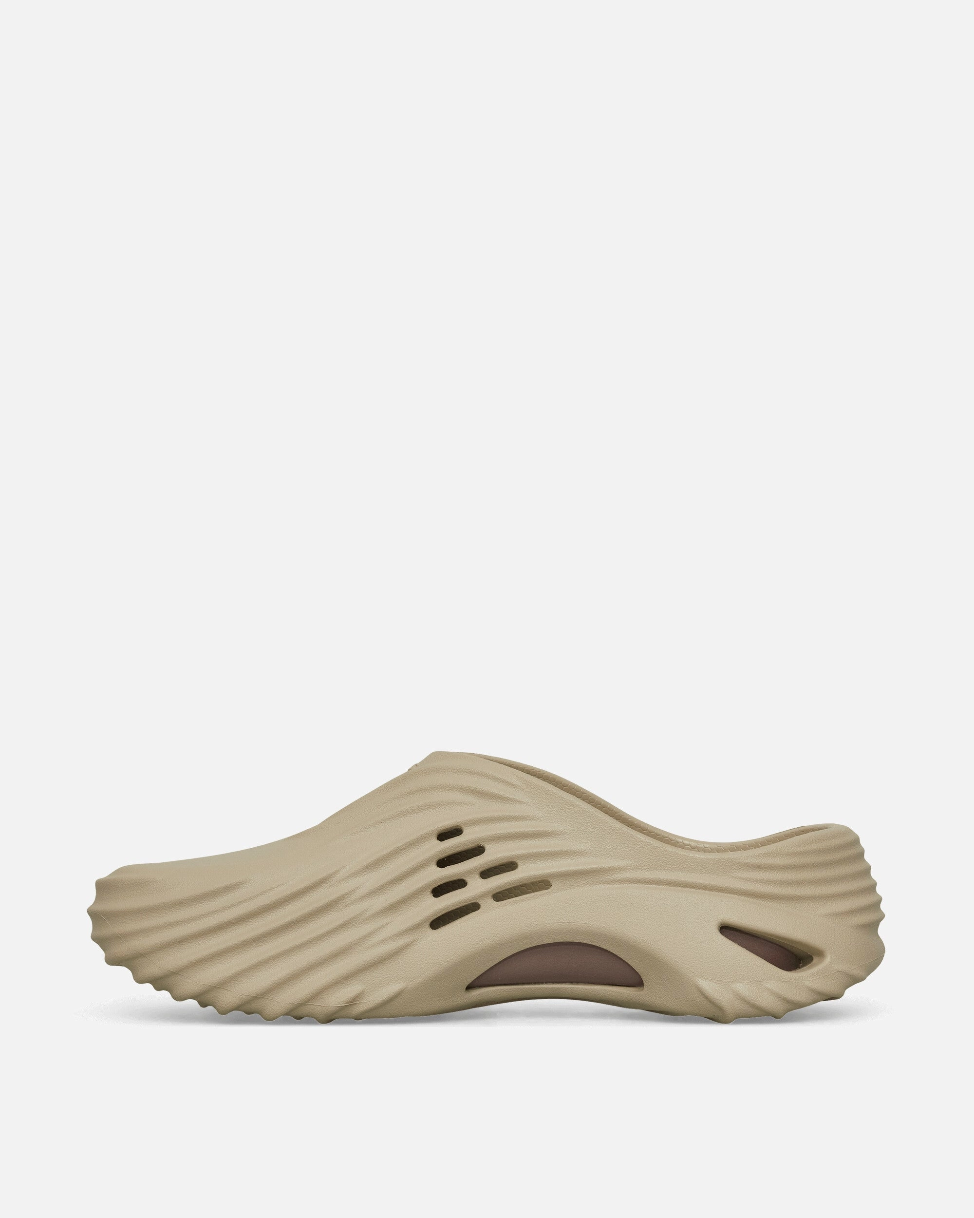 Echo Wave Mules Moth Foam Comfort Clogs