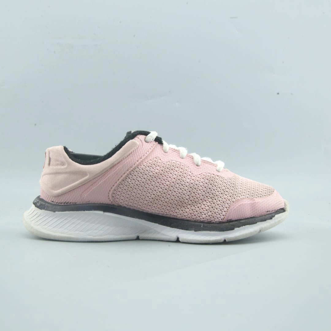 FILA . Fila athletic shoe visuals