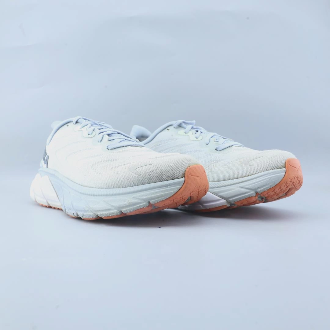 HOKA ONE ONE ARAHI 6 Hoka running shoe visuals