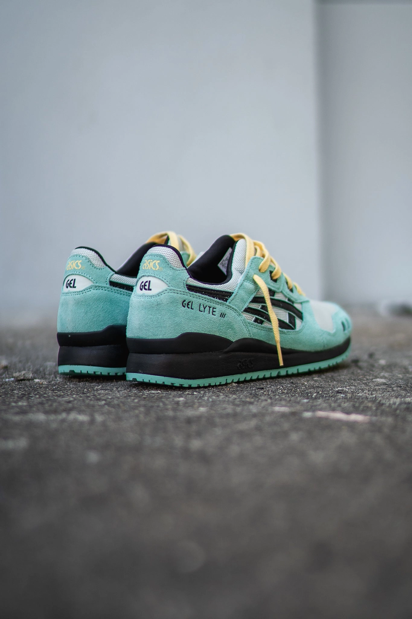 Mens Asics Gel-Lyte 3 OG (Pure Aqua/Black) running shoe close-up shots