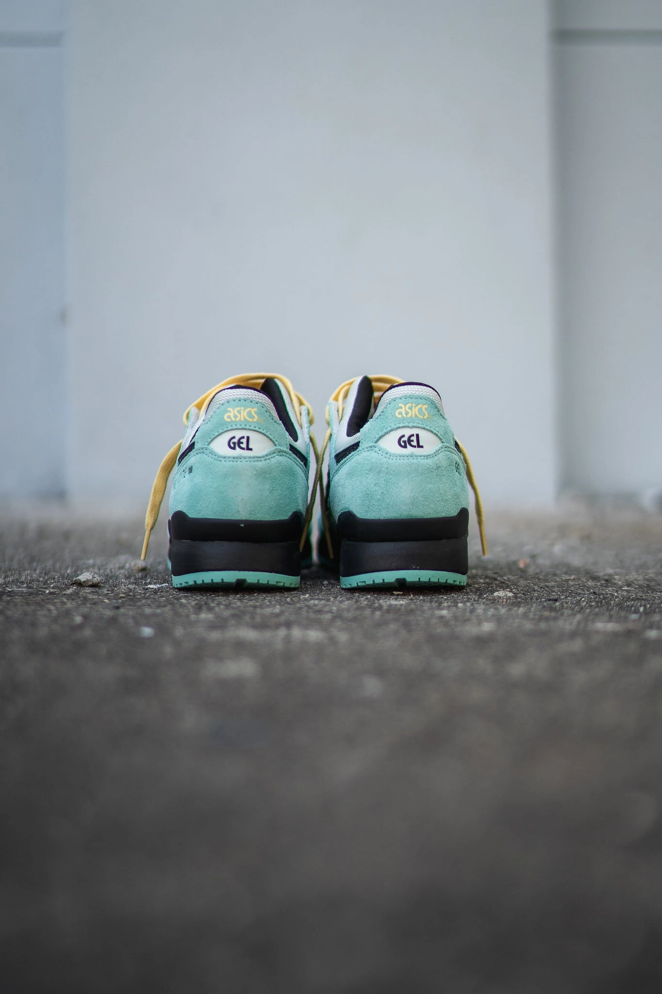 Mens Asics Gel-Lyte 3 OG (Pure Aqua/Black) running shoe close-up shots