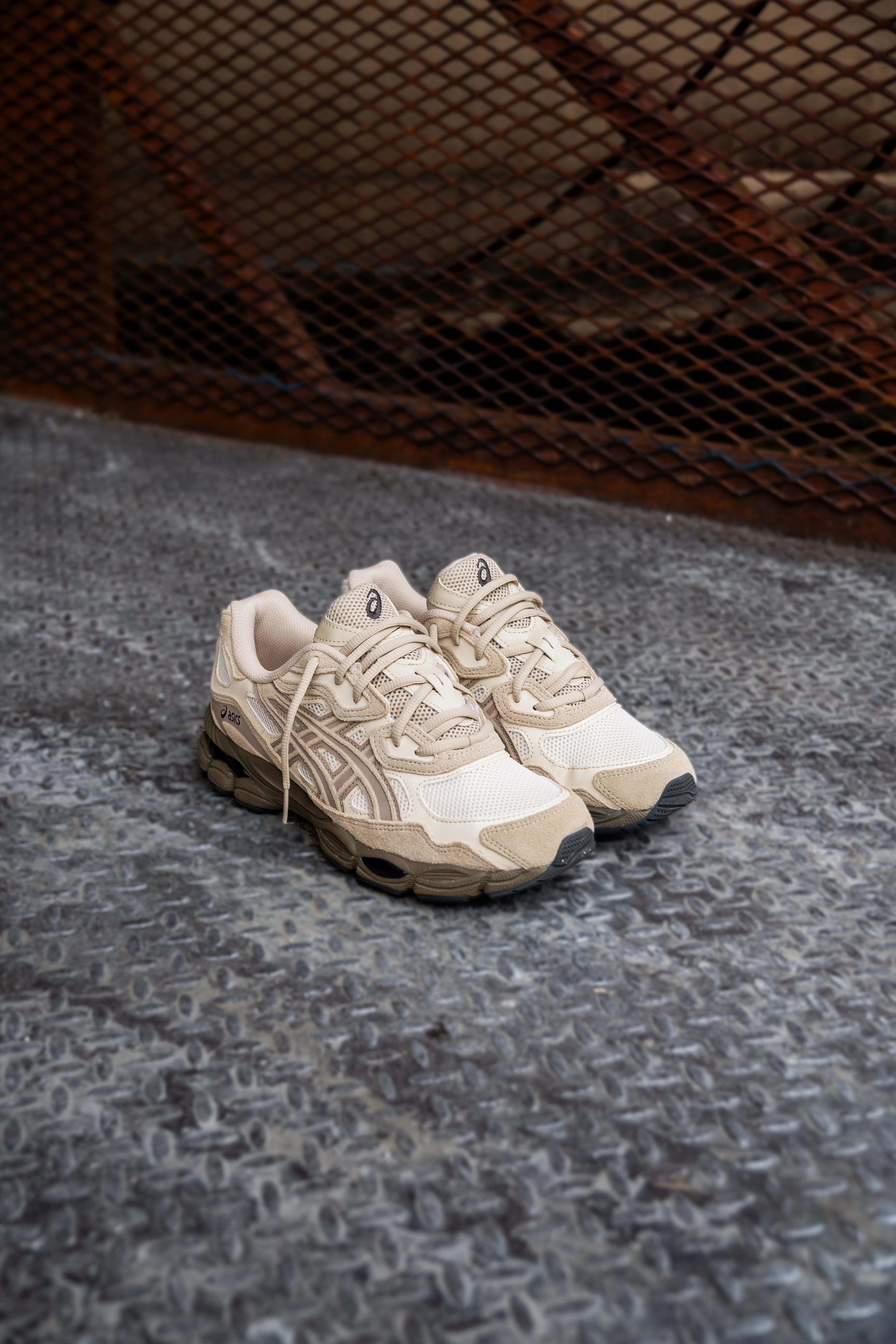 Mens Asics Gel-NYC (Cream/Putty) running shoe close-up shots