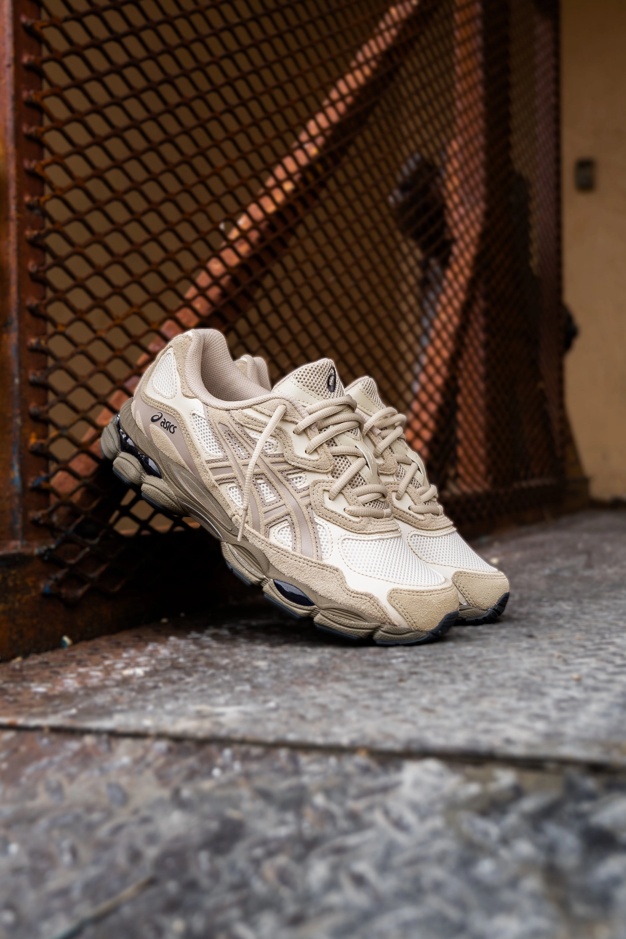 Mens Asics Gel-NYC (Cream/Putty) running shoe close-up shots