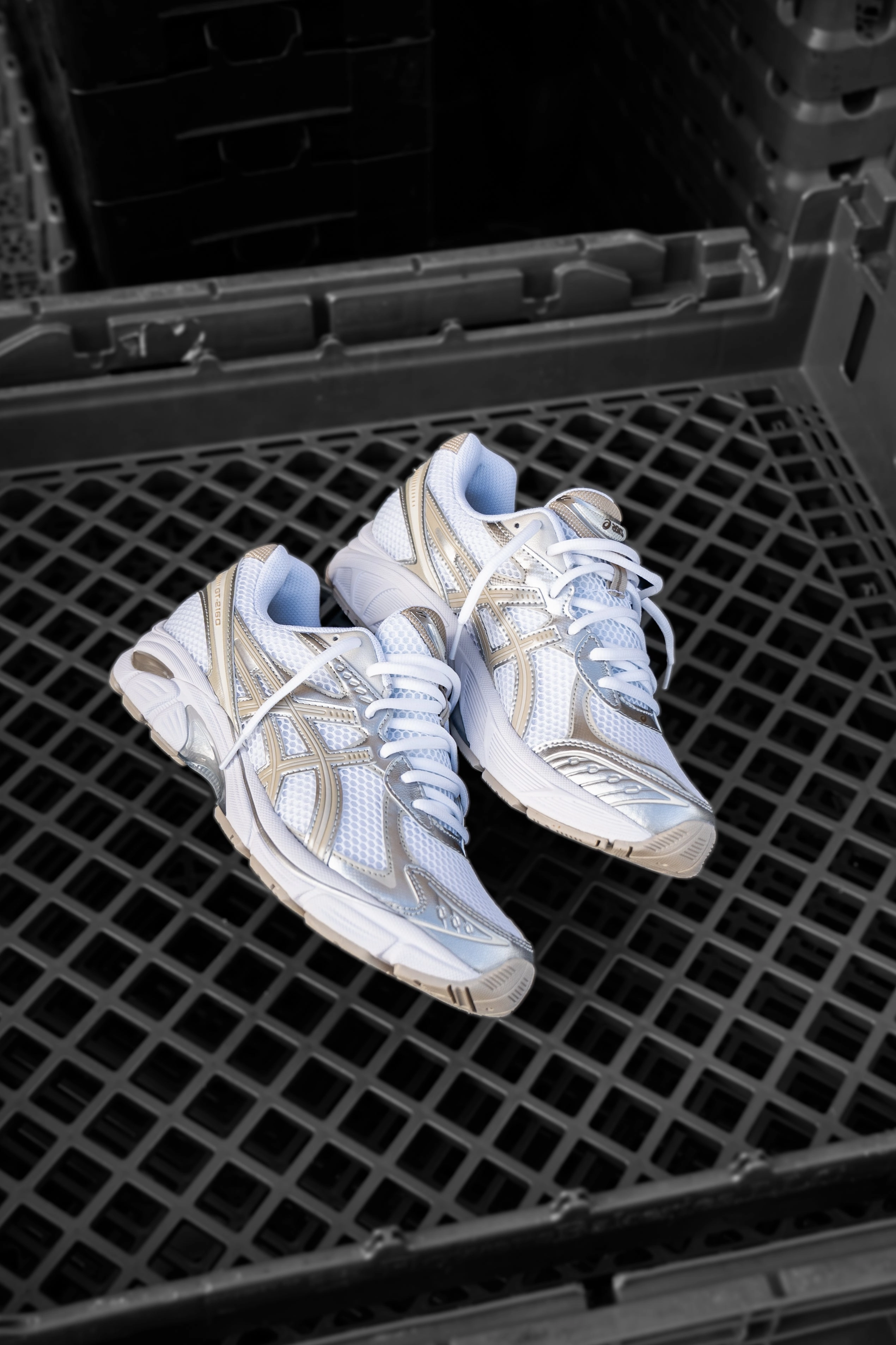 Mens Asics GT-2160 (White/Putty) running shoe close-up shots