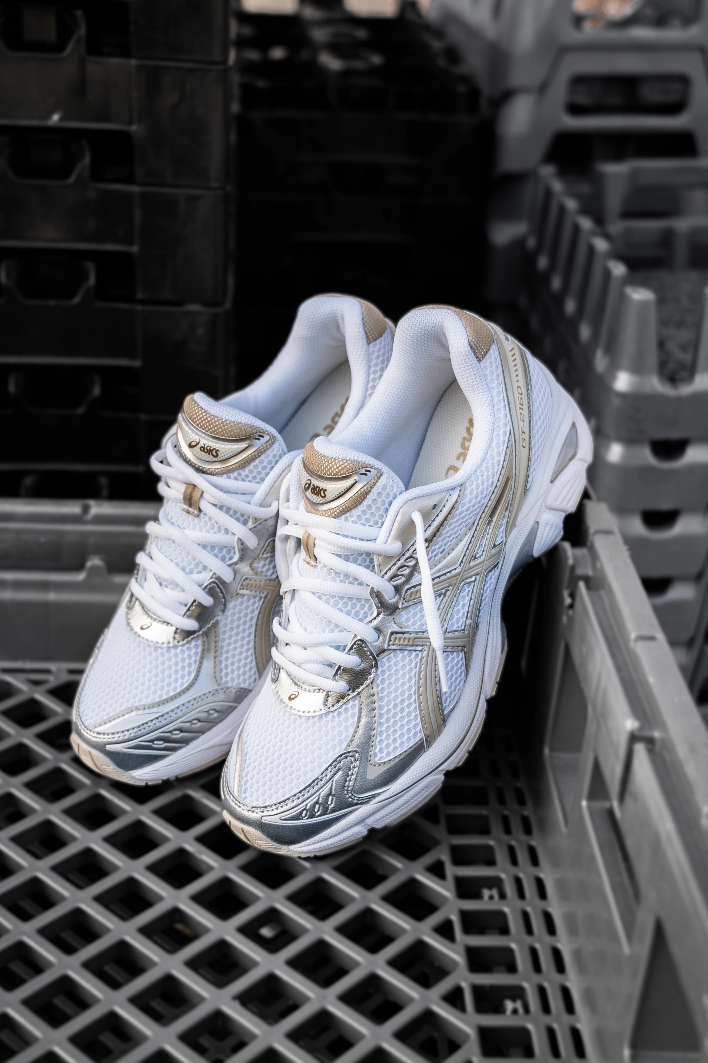 Mens Asics GT-2160 (White/Putty) running shoe close-up shots