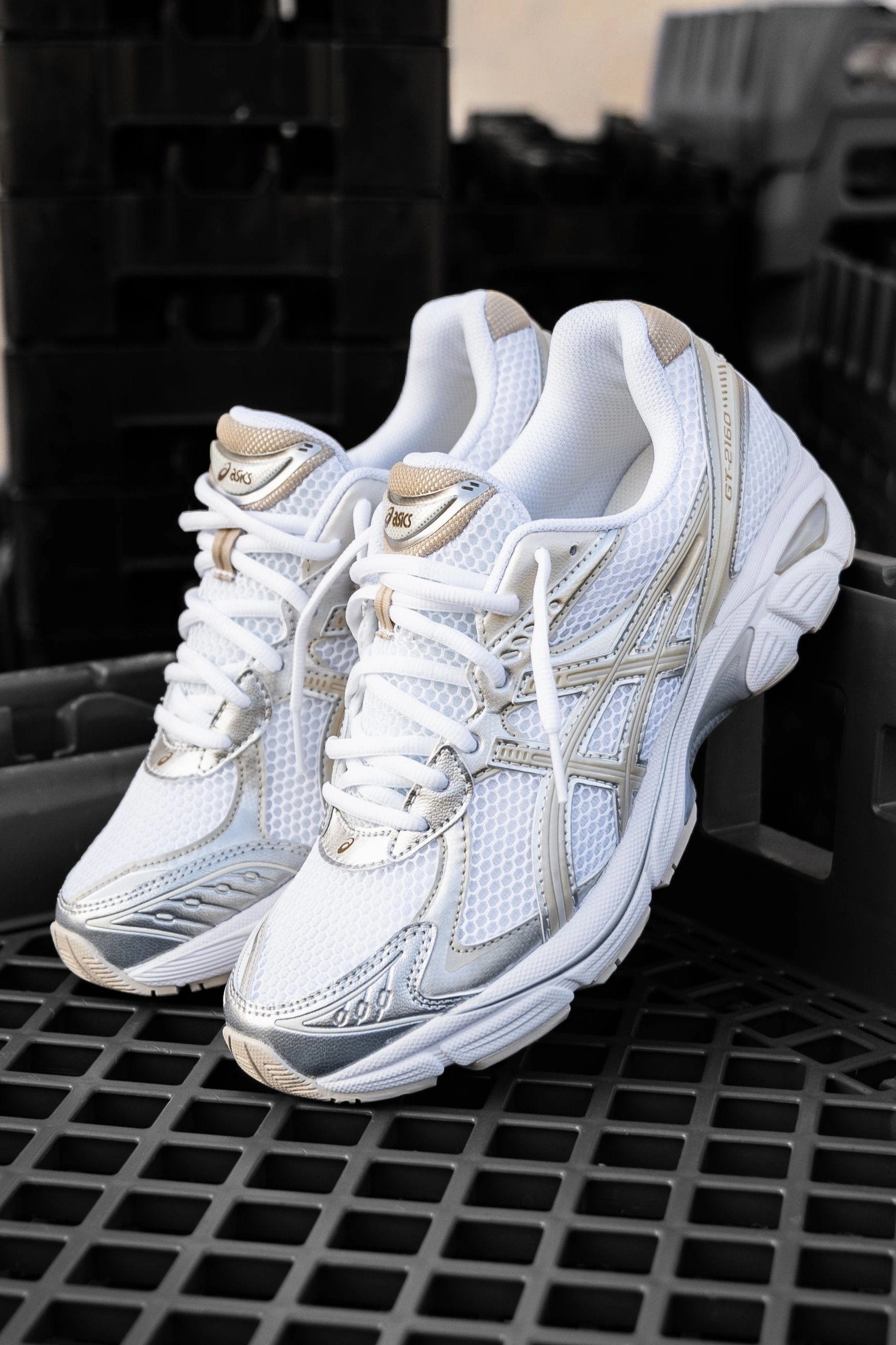 Mens Asics GT-2160 (White/Putty) running shoe close-up shots