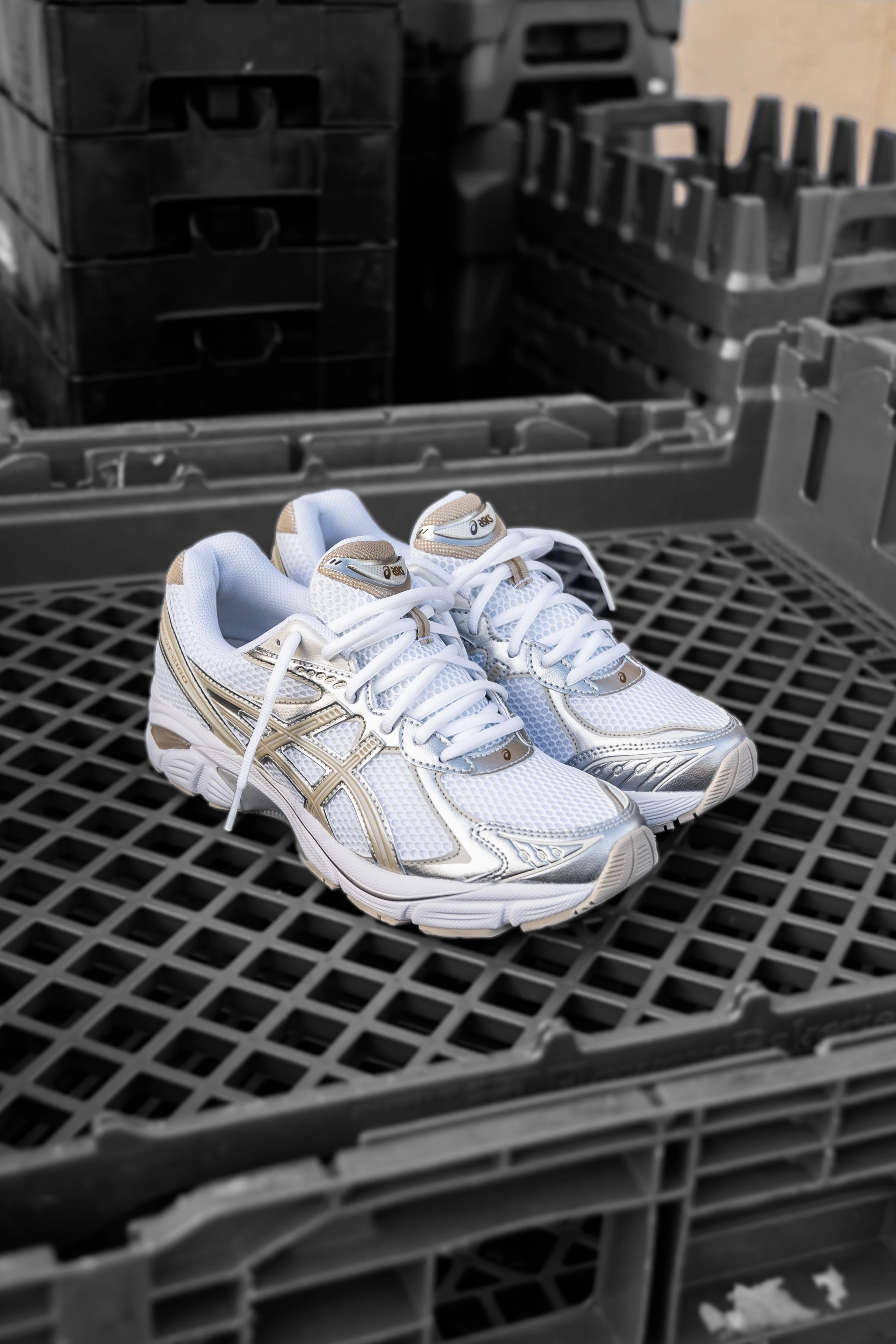 Mens Asics GT-2160 (White/Putty) running shoe close-up shots