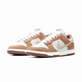Mens Dunk Low Medium Curry Nike training shoes with flexible soles
