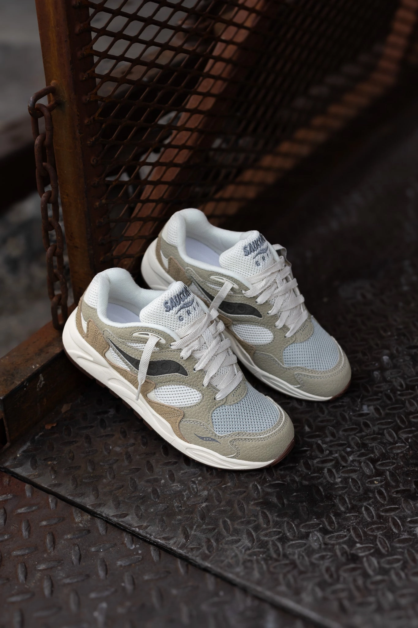 Mens Saucony Grid Shadow 2 (Sand/Sage) Saucony versatile athletic footwear