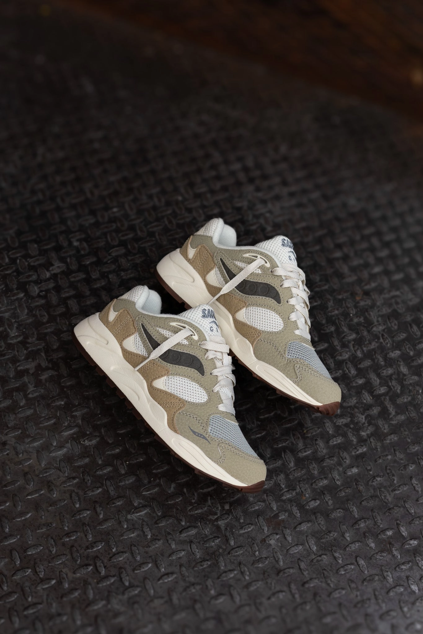 Mens Saucony Grid Shadow 2 (Sand/Sage) Saucony versatile athletic footwear